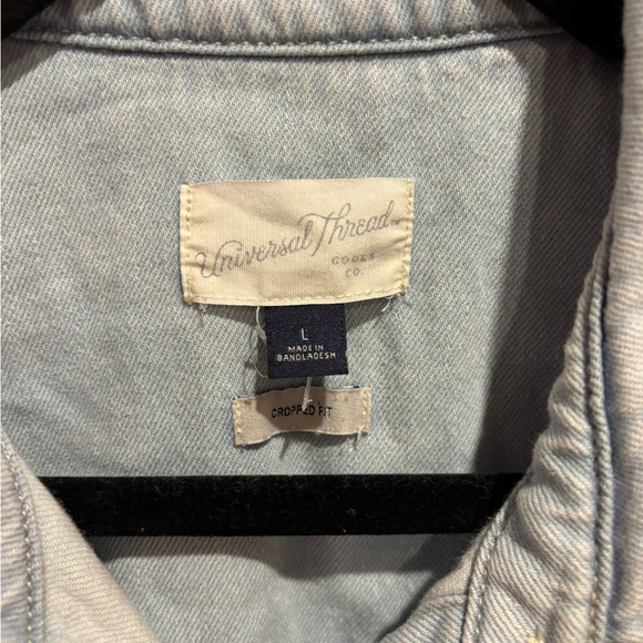 Universal Thread Light Wash Jean Jacket - Picture 3 of 5
